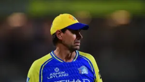 Australian Hussey open to Ashes Test role as England make approach